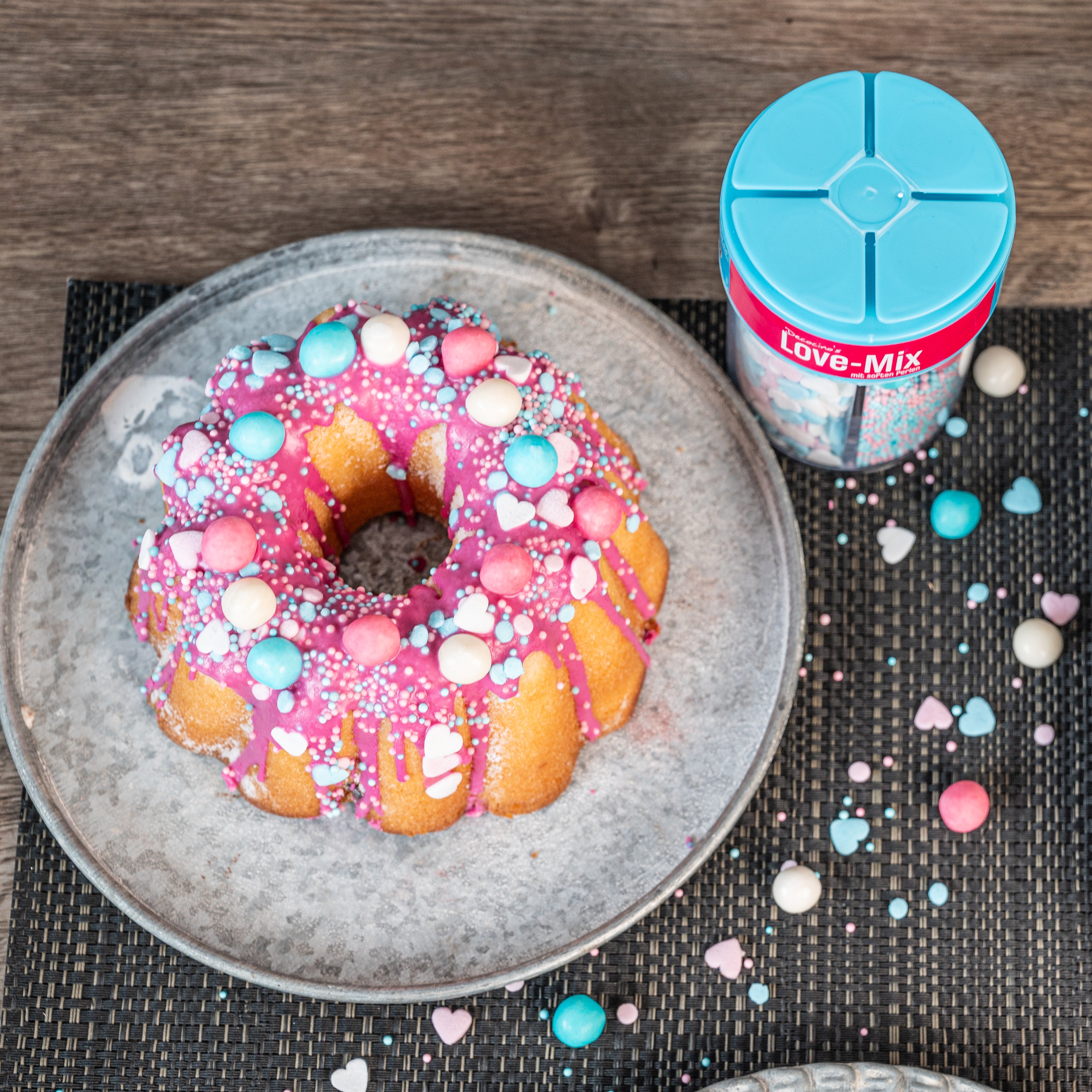 decocino-streusel-mix-love-4-sorten-herz-streusel-in-pastell image 3