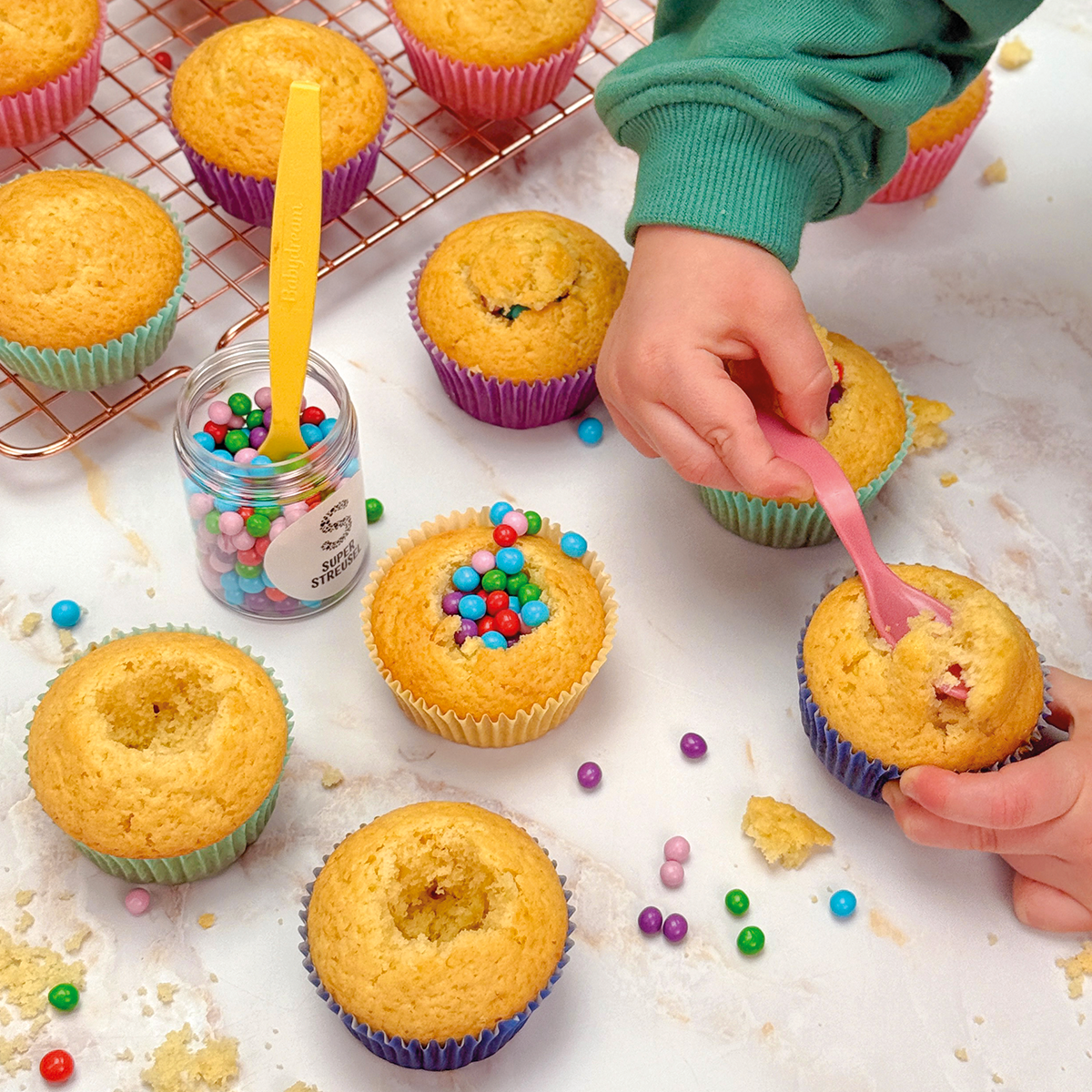 super-streusel-superbackset-kidsedition-back-und-dekoset-berraschungsmuffins image 8
