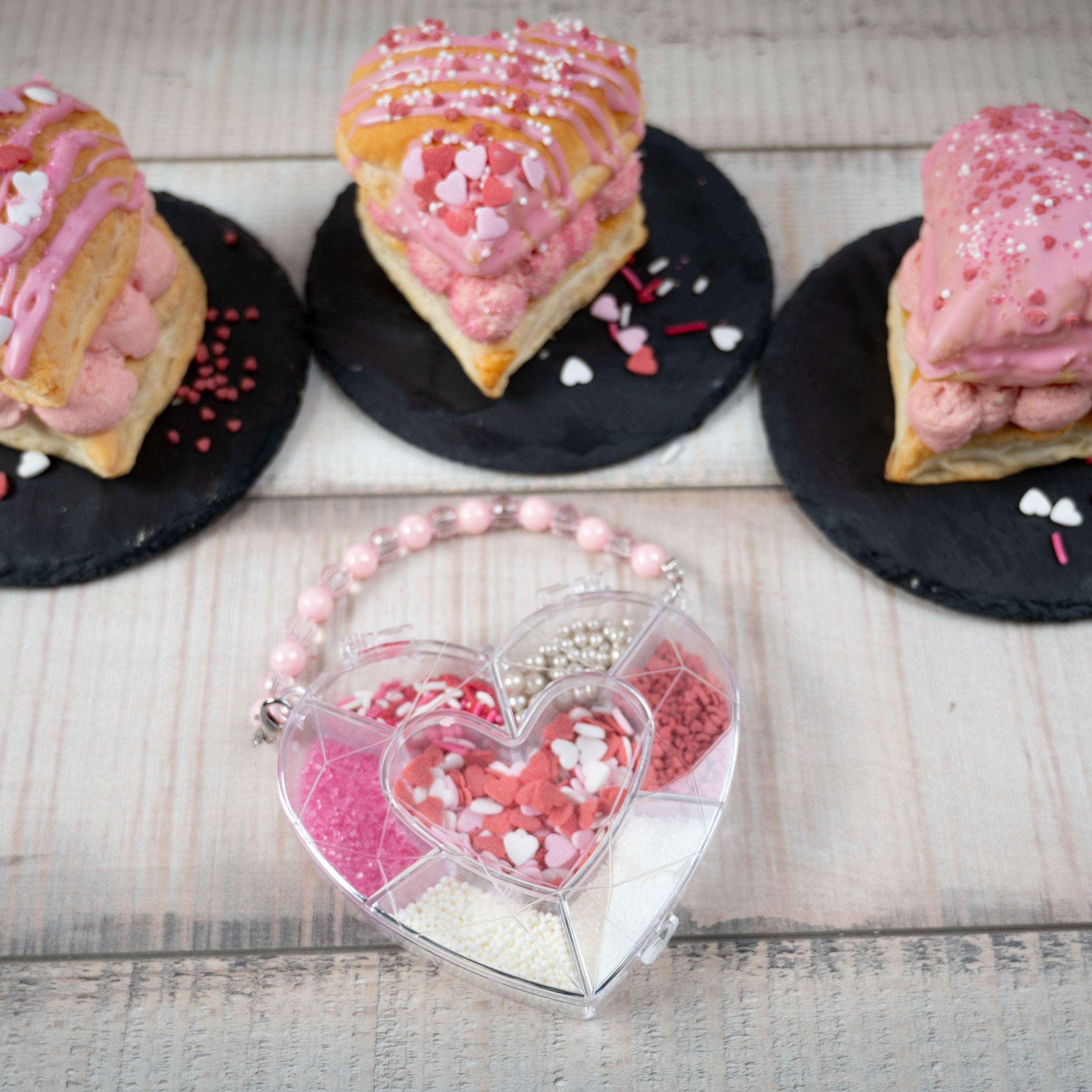 decocino-streusel-mix-my-heart-92g-herzbox-rot-rosa-wei image 2