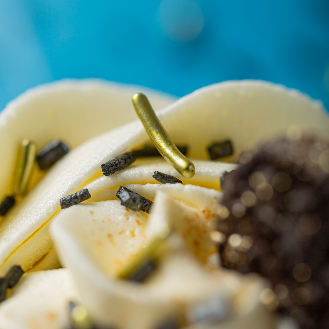 super-streusel-goldrausch-streuselmix-schwarz-gold image 7