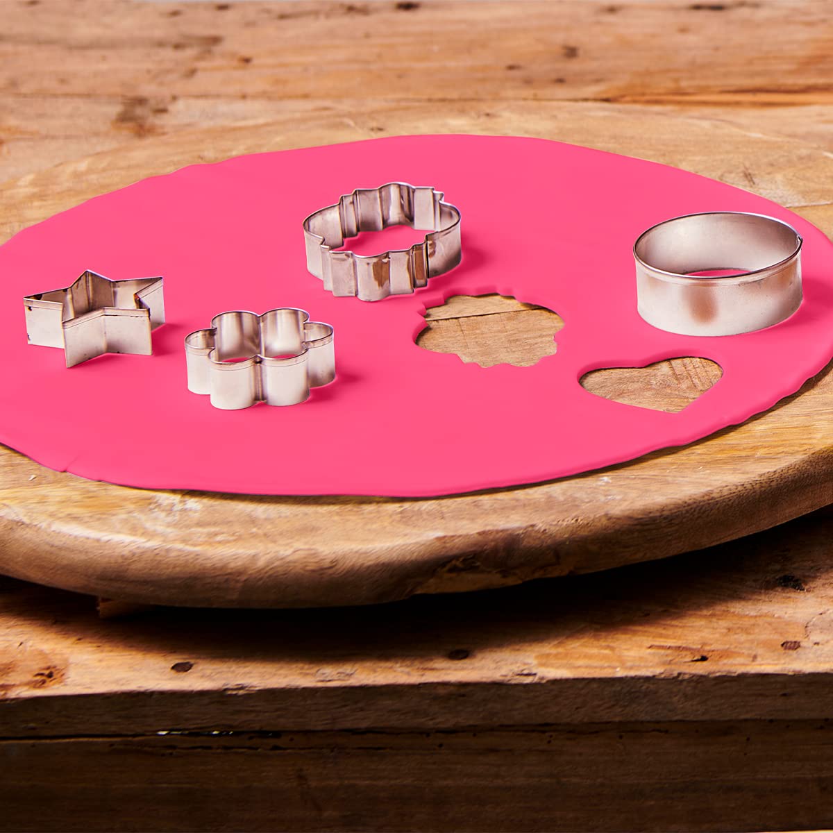 funcakes-rollfondant-disc-hot-pink-ausgerollte-fondant-decke-36-cm-x-3-mm-430-g image 3