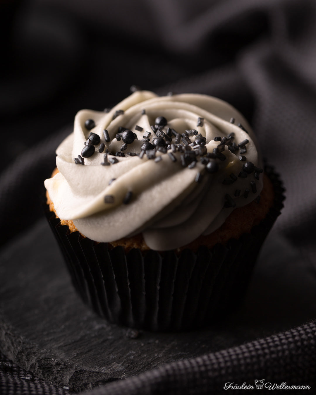 super-streusel-schwarze-super-streusel-streuselmix-schwarz-mit-perlen-glimmerzuc image 7