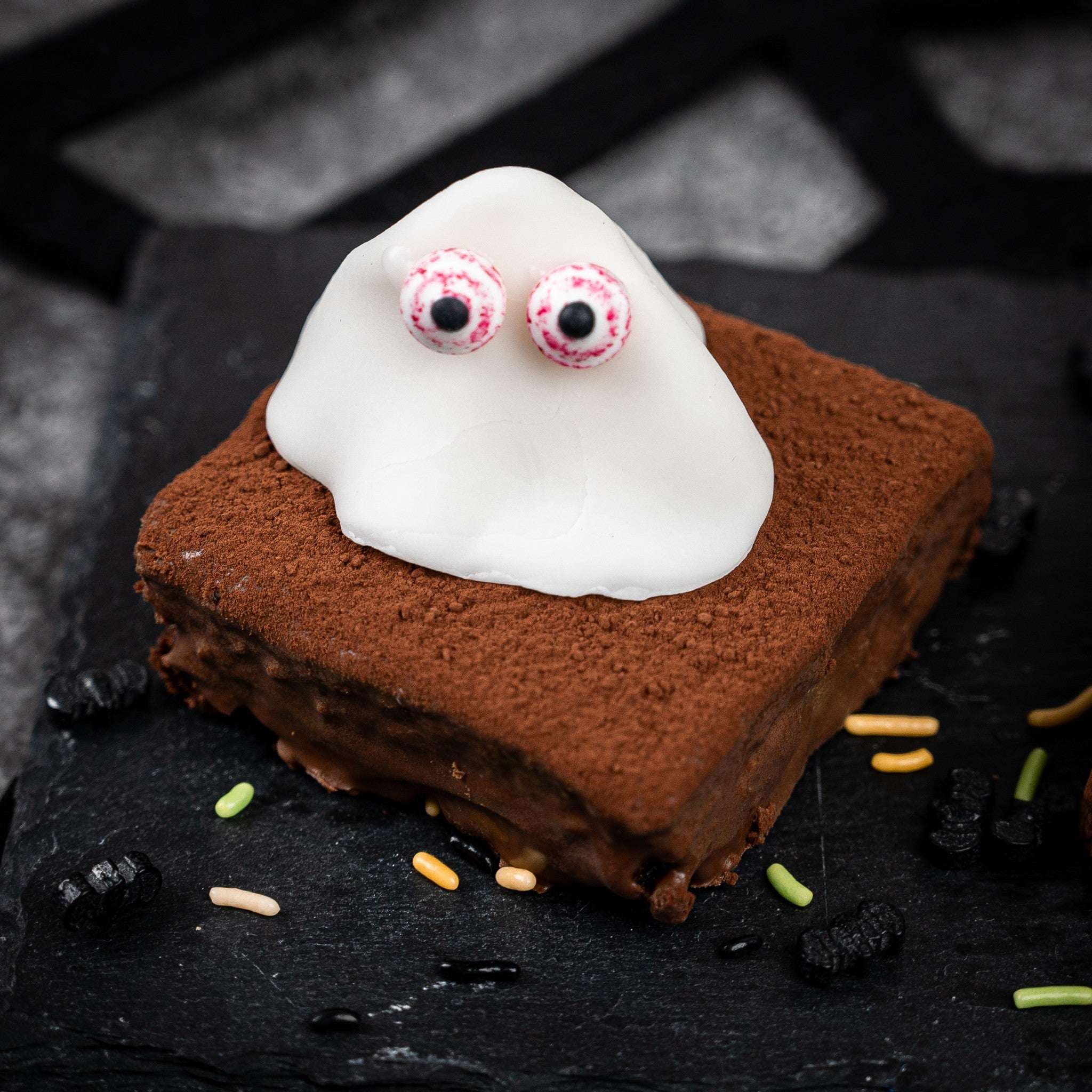 decocino-zuckeraugen-mit-blut-25g-essbare-halloween-backdeko-2 image 2