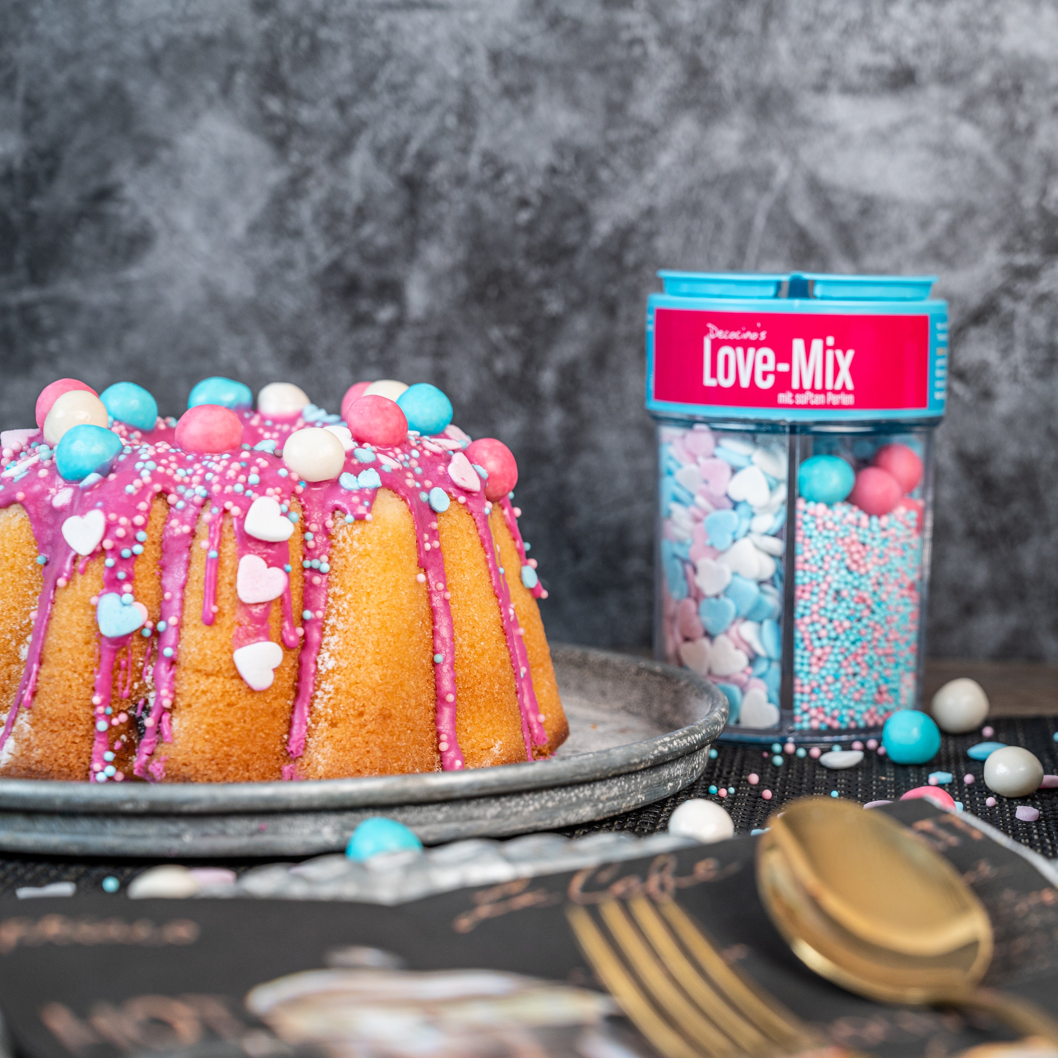decocino-streusel-mix-love-4-sorten-herz-streusel-in-pastell image 2