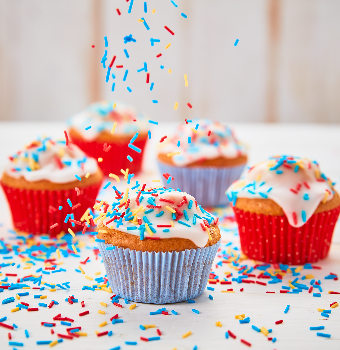 ruf-dekor-heldenhaft-zuckerstreusel-blau-gelb-rot image 2