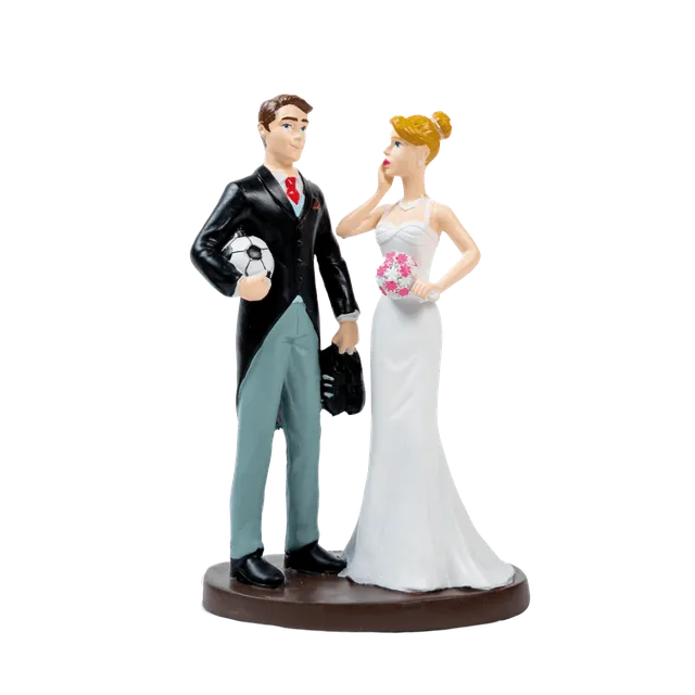 decocino-tortenfigur-brautpaar-fu-ballliebe-18cm image 1