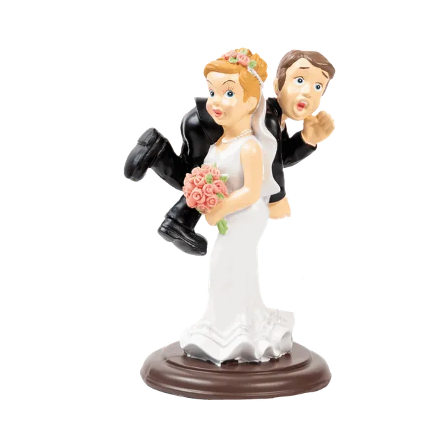 decocino-tortenfigur-brautpaar-huckepack-15-cm-hochzeitstorten-deko-aus-polyresi image 1