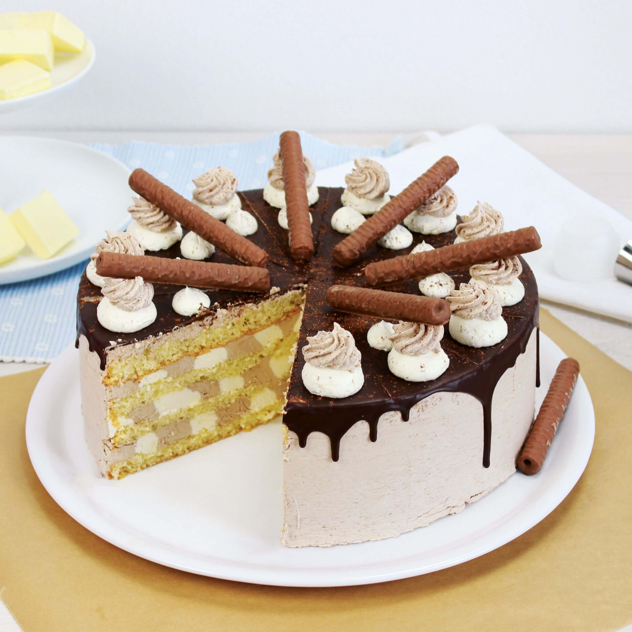 decocino-cake-drip-dunkel-90-g-gebrauchsfertige-tortenglasur-tube image 5